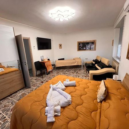 B&B Saphira Gozzano ภายนอก รูปภาพ
